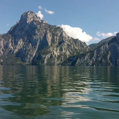 Strassgartl 度假居 *